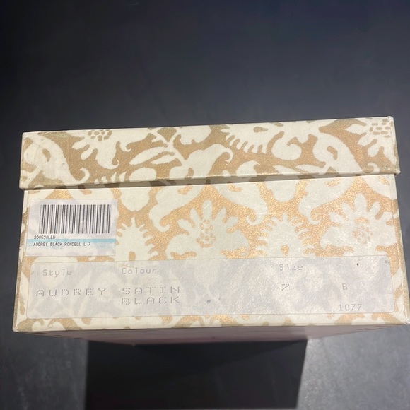 Stubbs and Wootton Black Satin Shoe - Picture 6 of 6